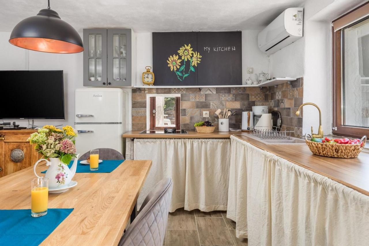 Ema Apartment มาทุลยี ภายนอก รูปภาพ