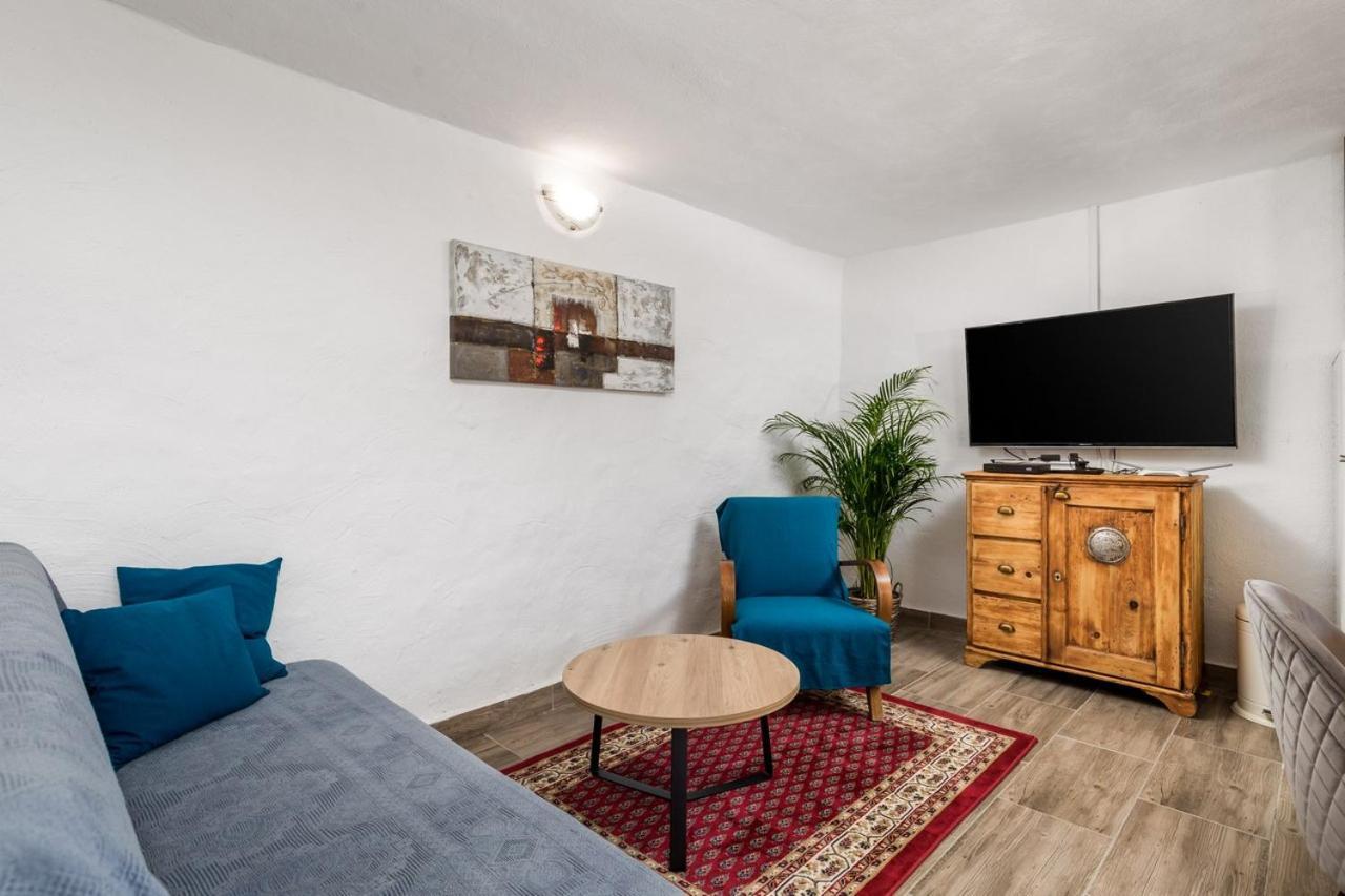 Ema Apartment มาทุลยี ภายนอก รูปภาพ