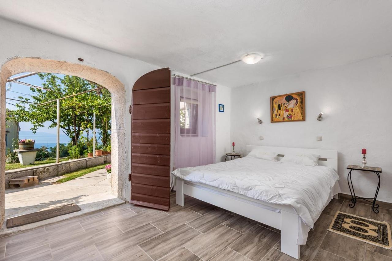 Ema Apartment มาทุลยี ภายนอก รูปภาพ